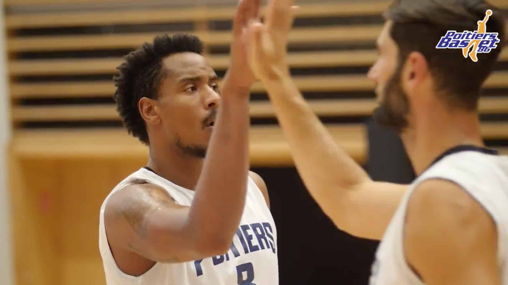 Premier match amical positif