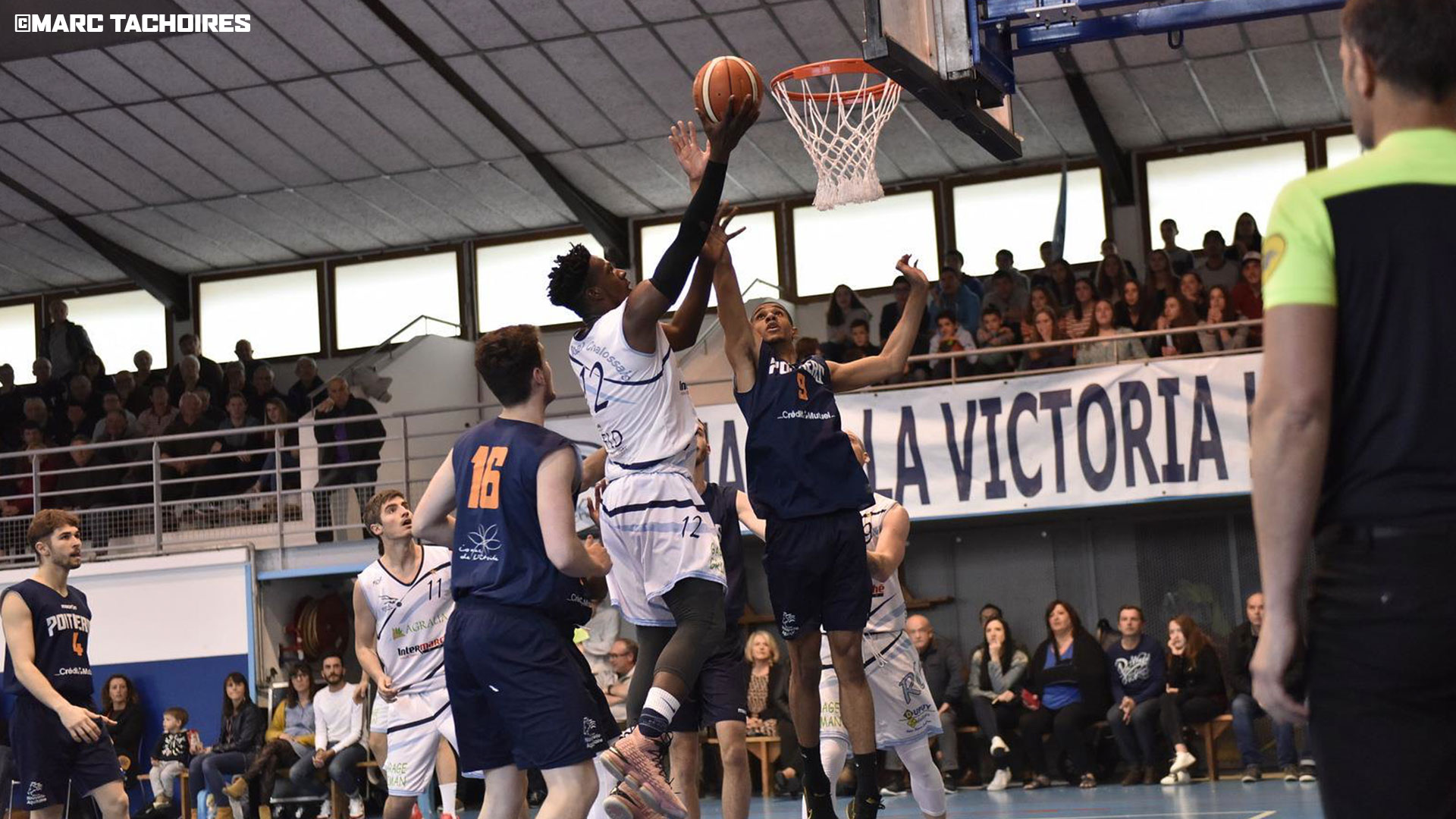 Nos espoirs perdent leur match aller