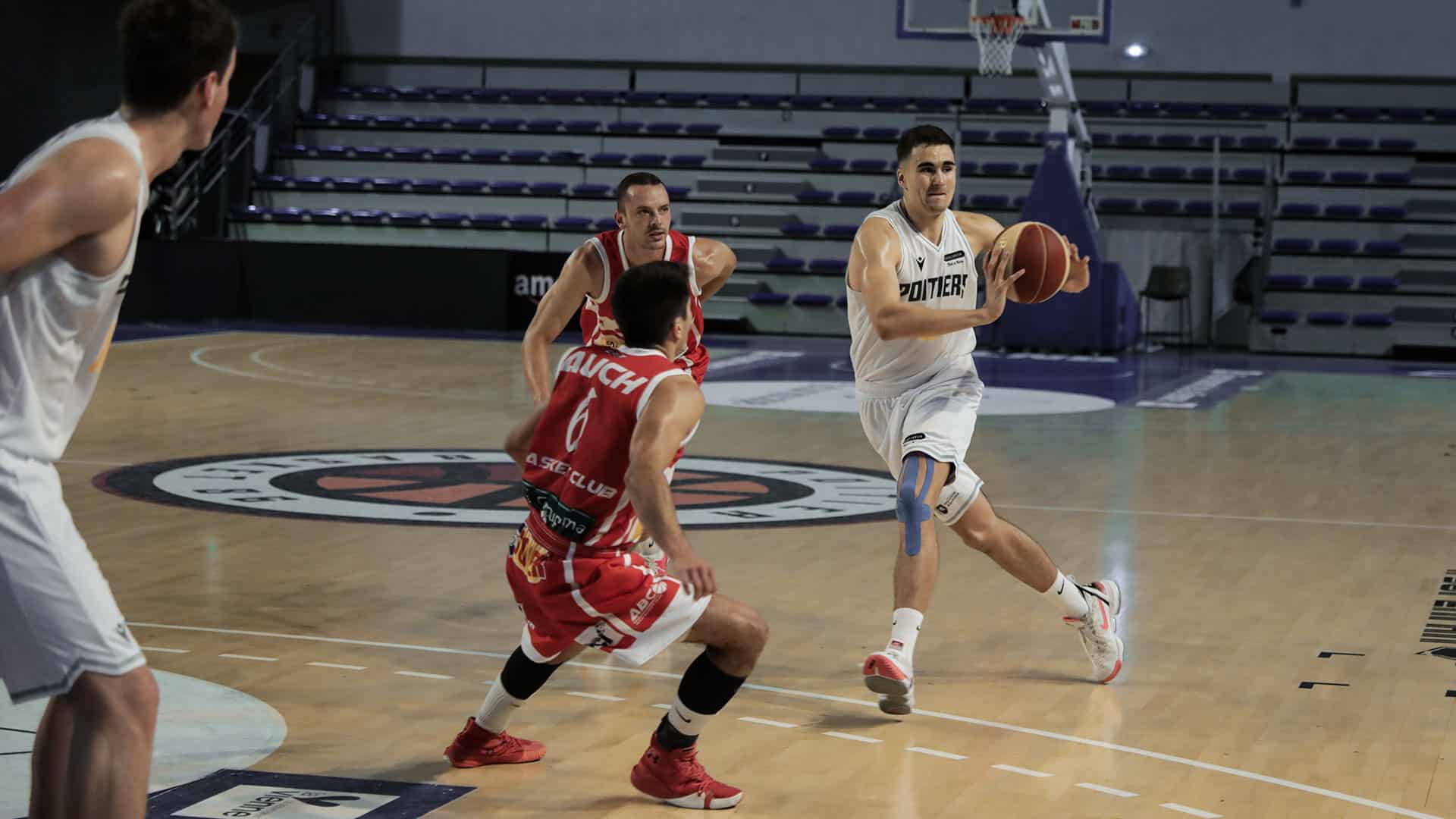 La N2 monte au classement mais éliminée de la CDF, les U18 en leaders face à Blois et les U15 en difficulté