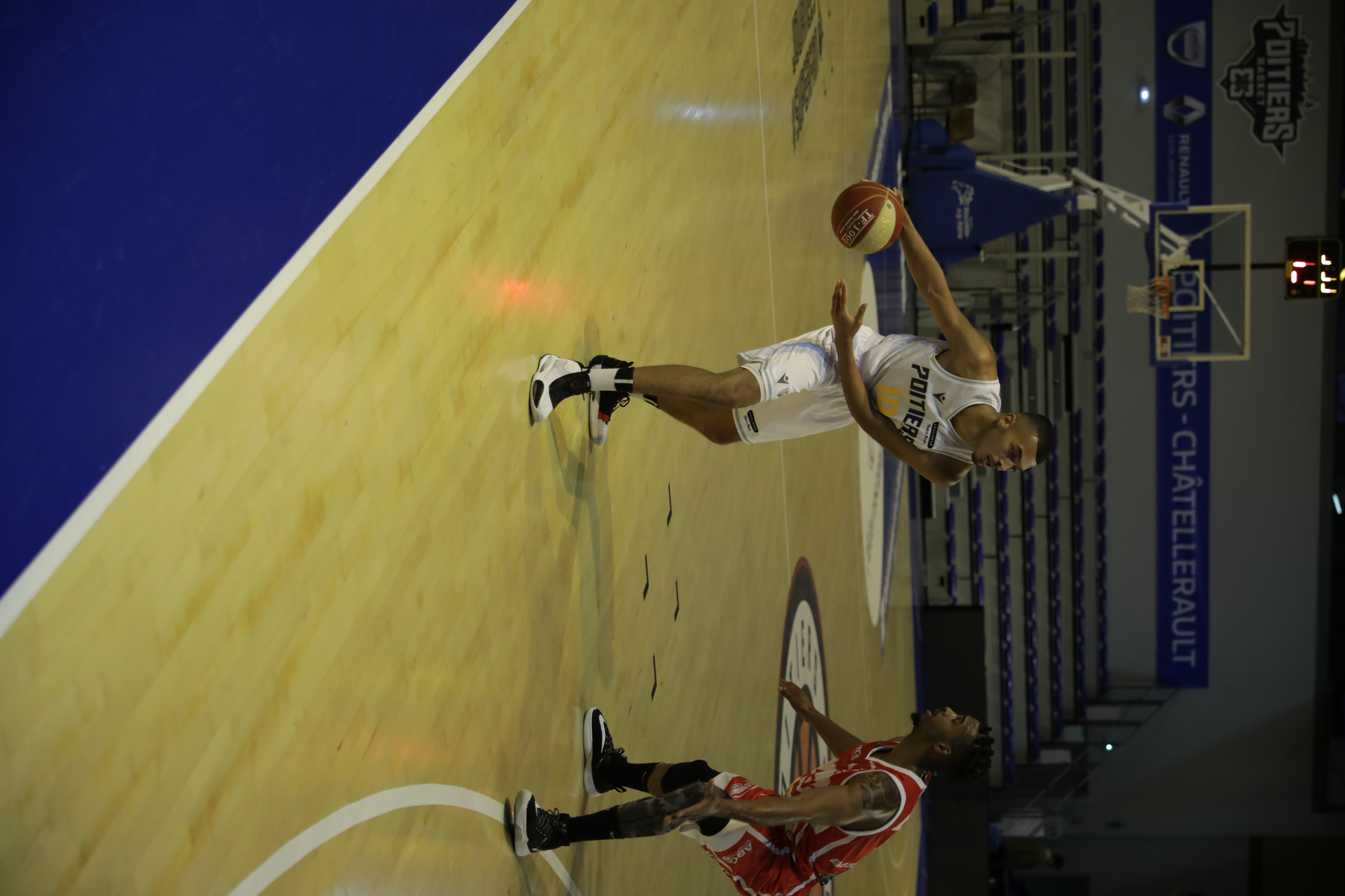 Nos espoirs tombent chez le leader