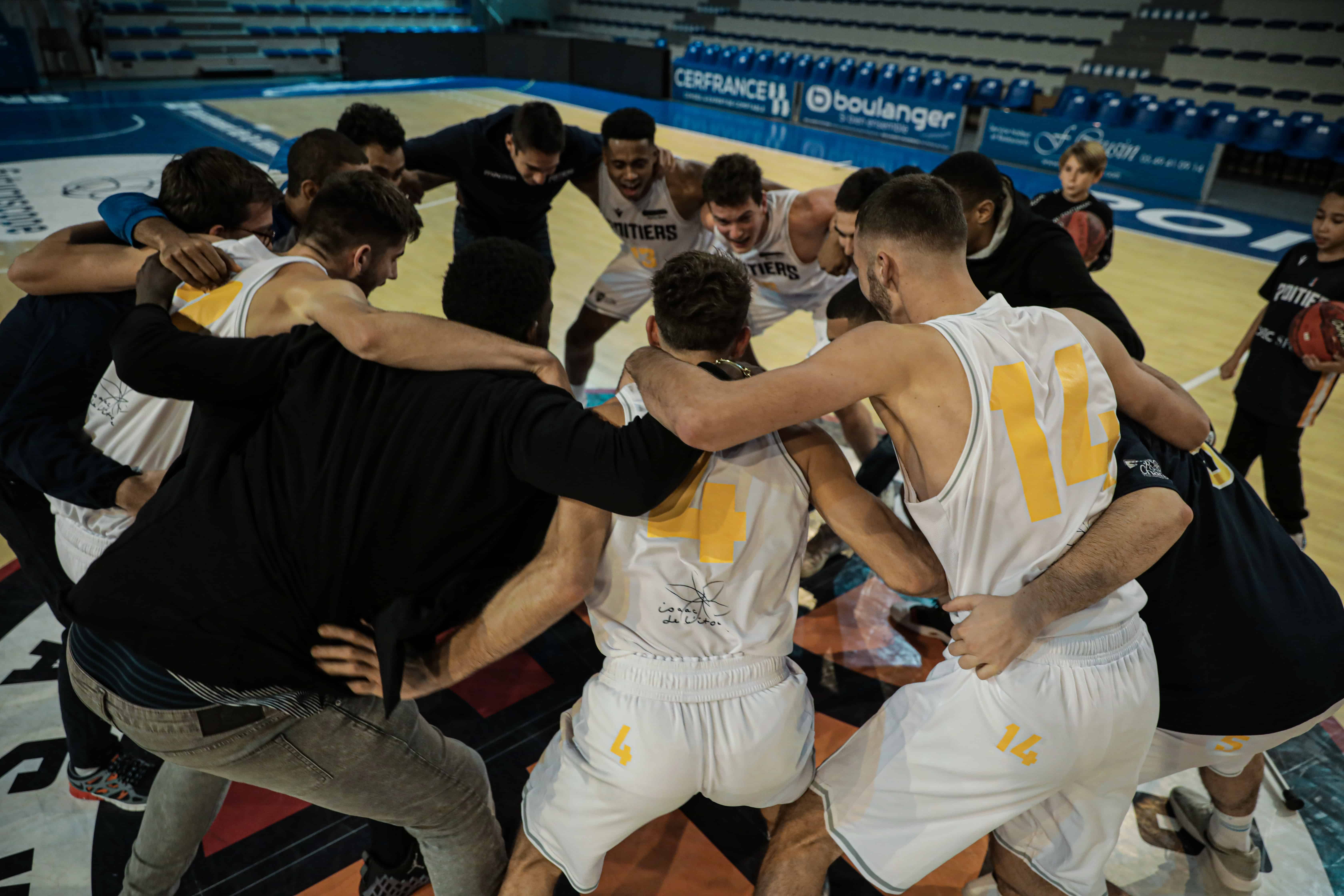 Les espoirs font tomber le leader, déplacements compliqués pour les U15 et U18