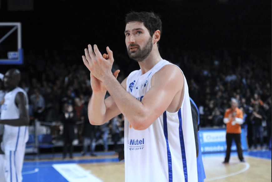 « C’est avec beaucoup d’émotions et des souvenirs pleins la tête que ce beau livre se referme »