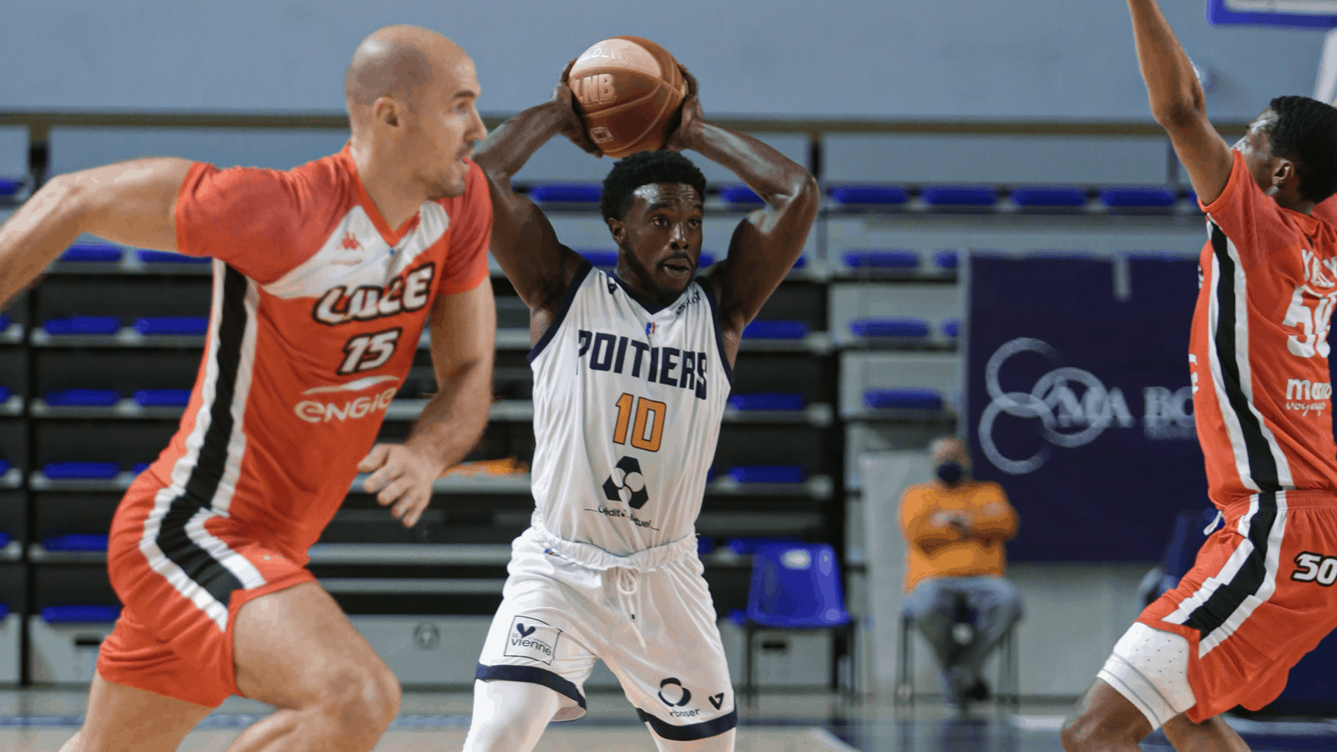 Poitiers retrouve la victoire