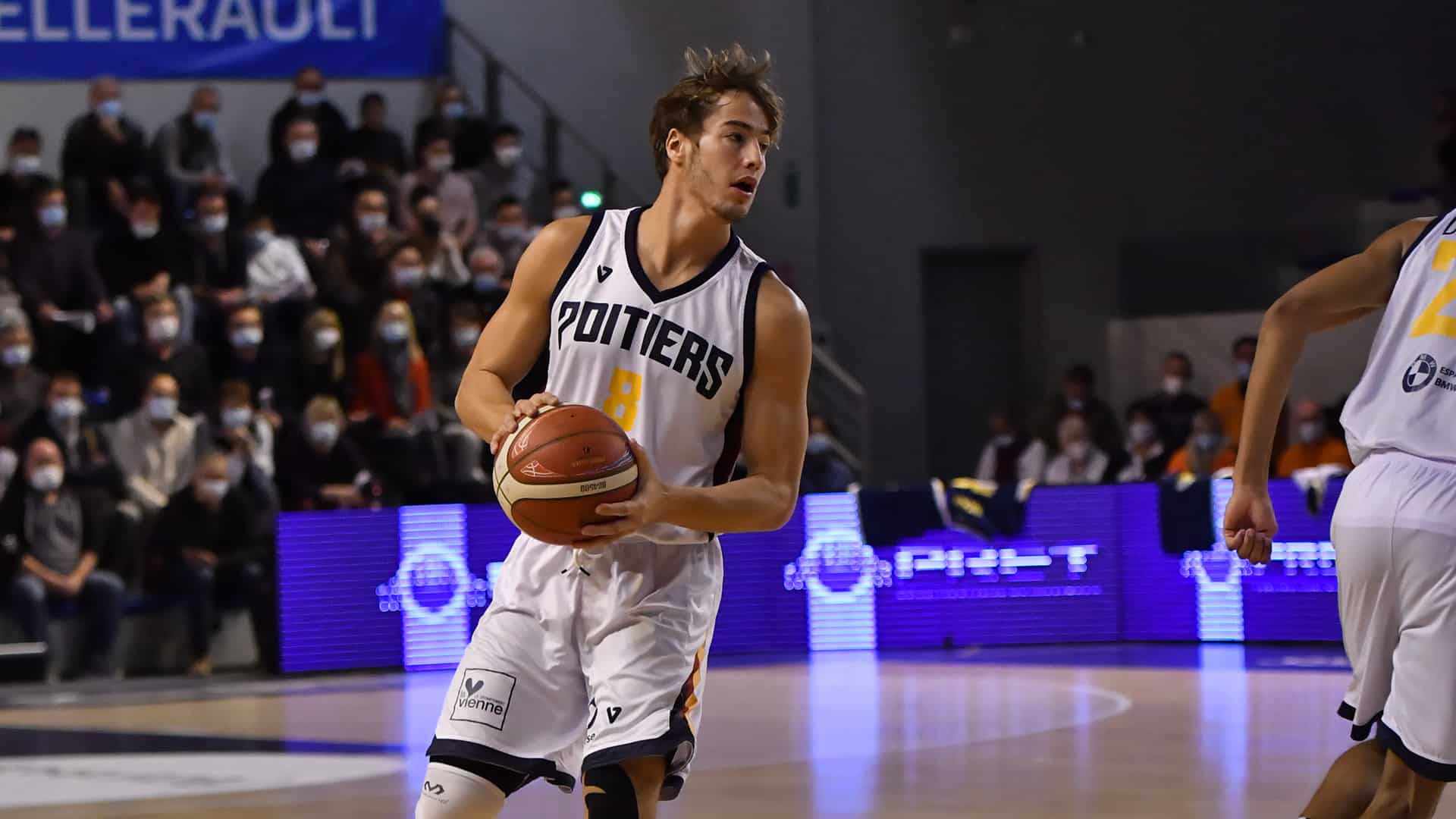 Résumé vidéo : Poitiers vs Rueil – J11 NM1