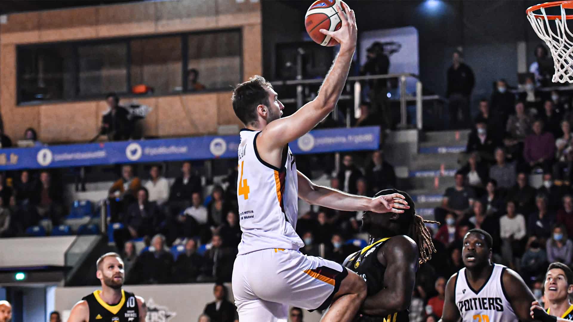 Jamais trois sans quatre ? – L&rsquo;œil de Jeffrey