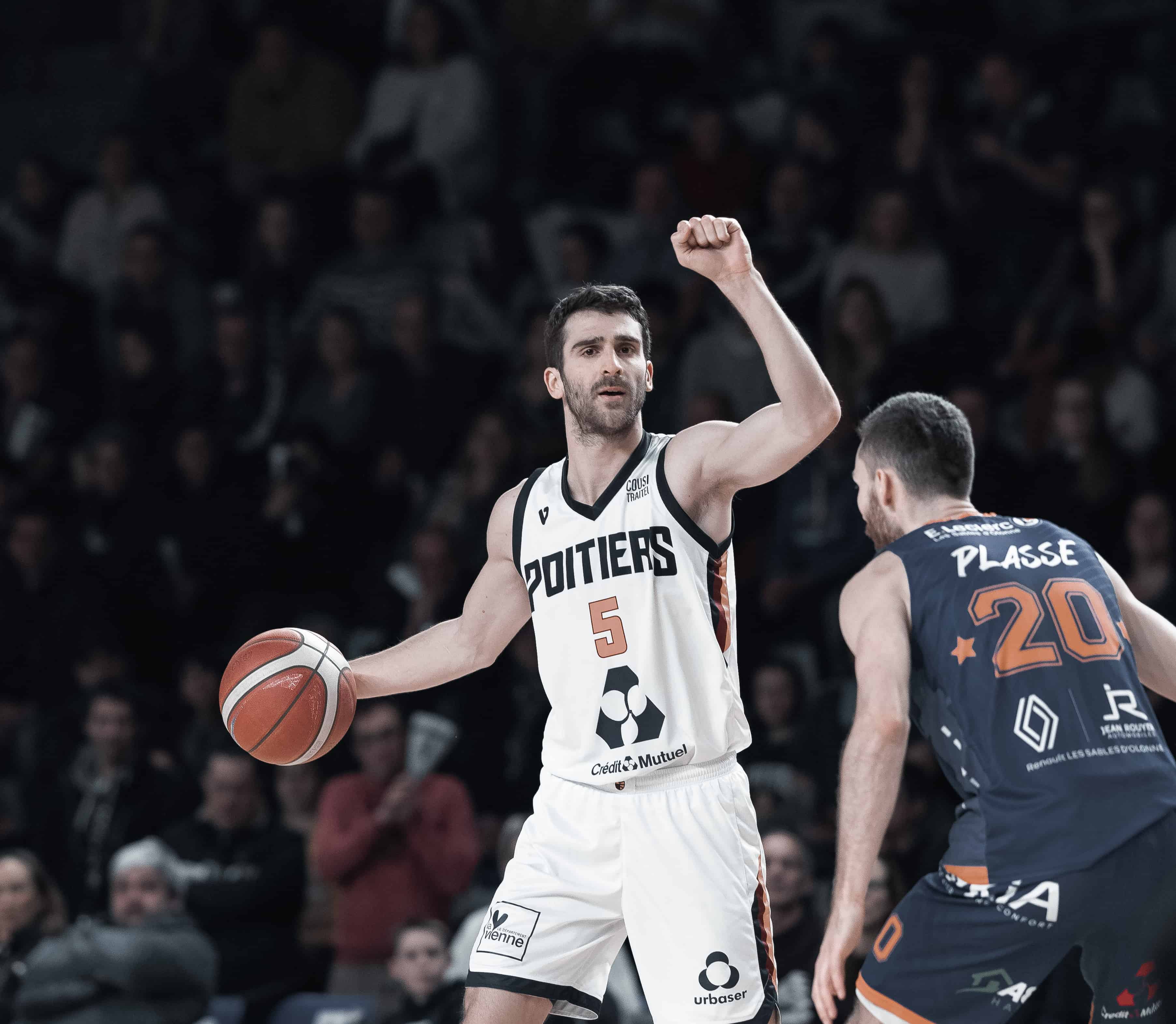 Charly Pontens prolonge au PB86