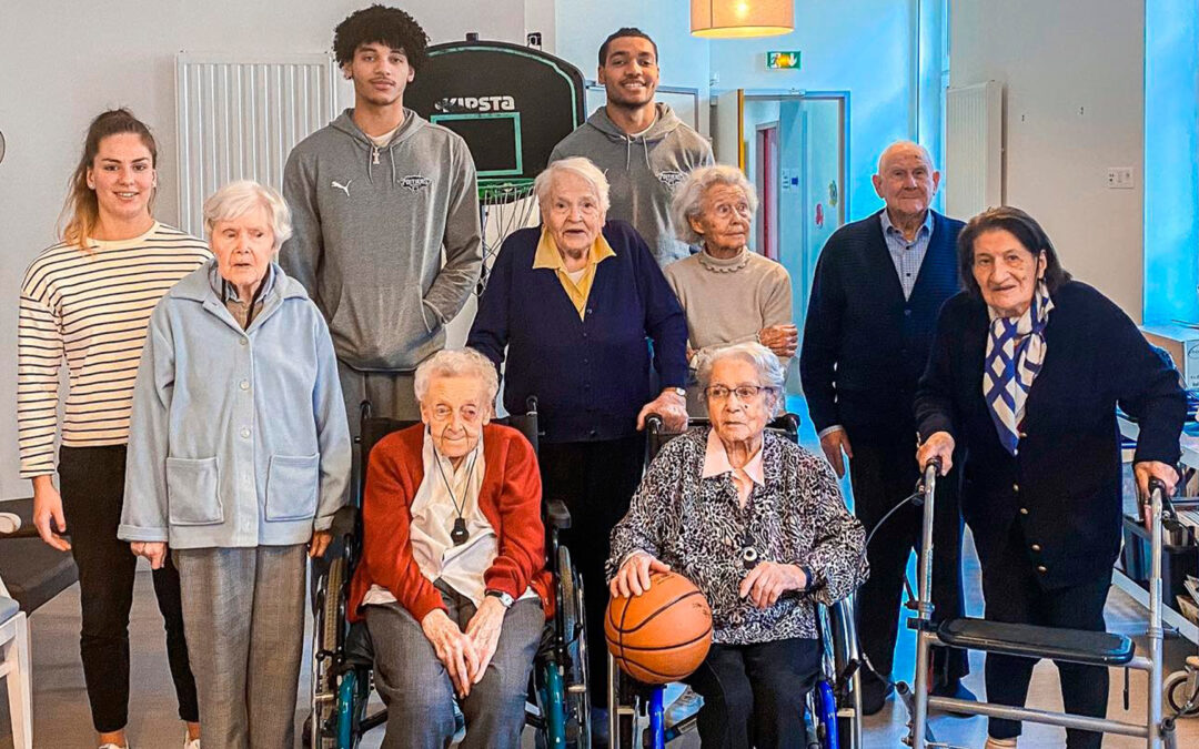 Ilane et Guillaume à la rencontre des résidents de Grand Maison