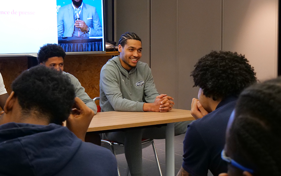 Nos joueurs s&rsquo;exercent au défi de la prise de parole