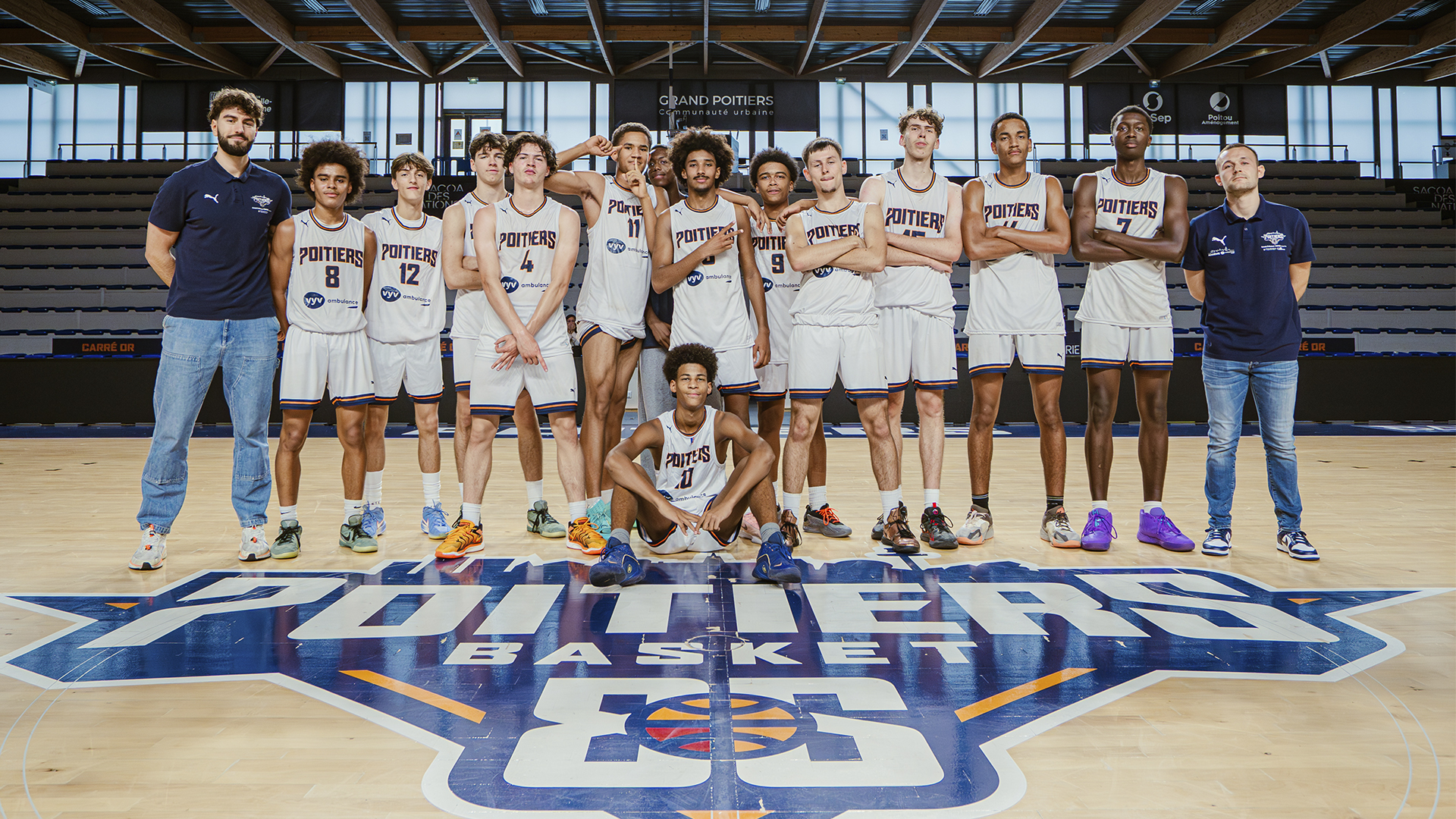 Photo d'équipe U18 du Poitiers Basket 86 de la saison 25-26 entrainée par Clémentin ALIX et Jules DUPOST