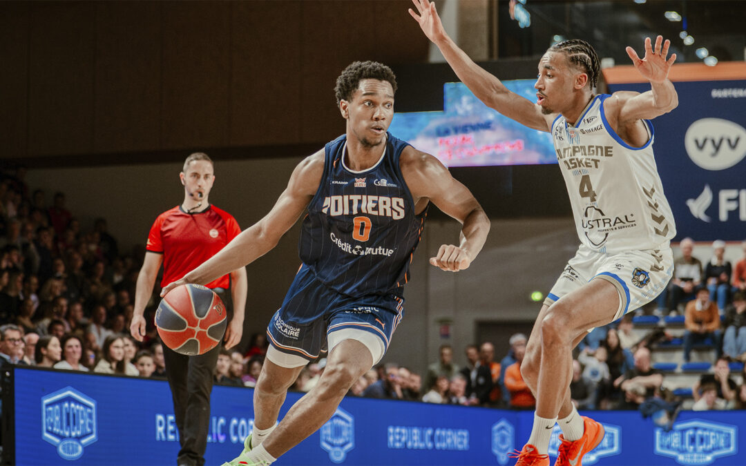 Le leader arrive à Poitiers